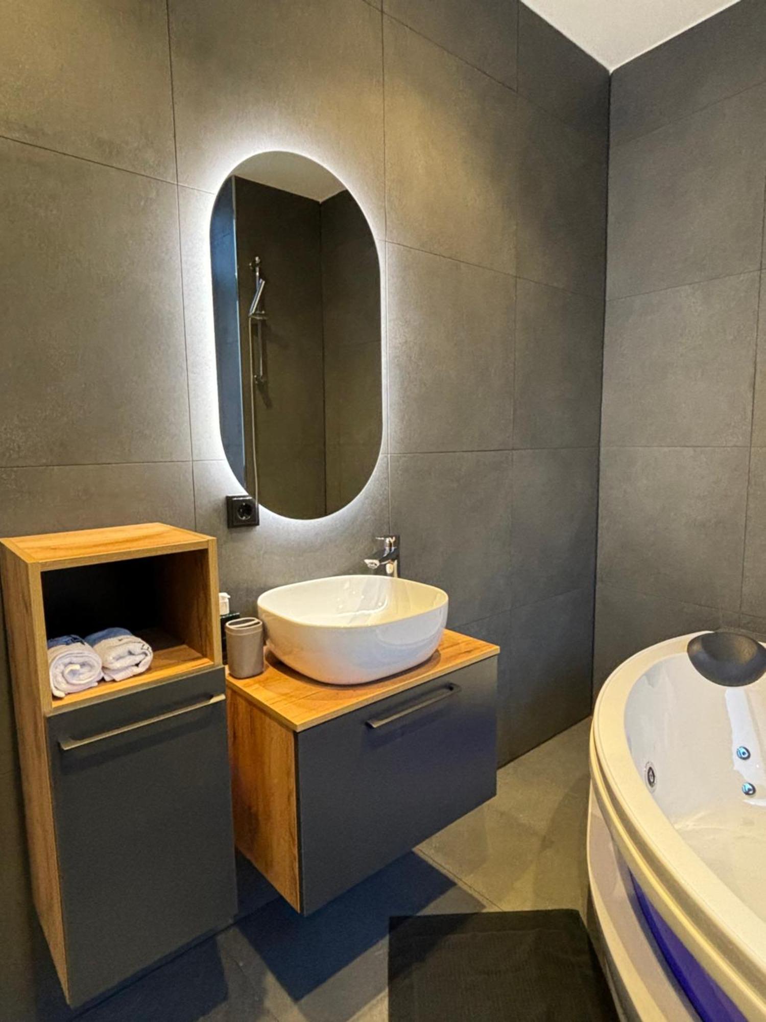 Luxus Apartment Mit Whirlpool In Kiel Luaran gambar