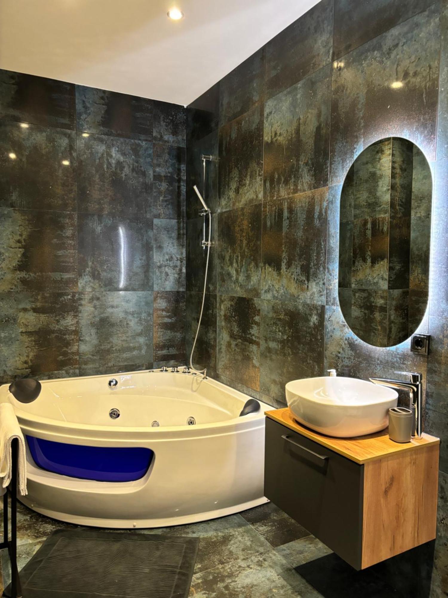 Luxus Apartment Mit Whirlpool In Kiel Luaran gambar